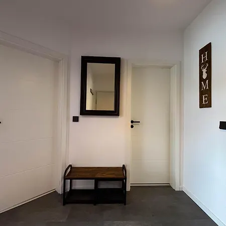 Naturkraft Mit Tiefgaragenstellplatz Und Balkon 奥伯霍夫