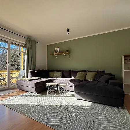 Naturkraft Mit Tiefgaragenstellplatz Und Balkon Apartmán *