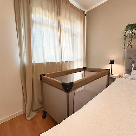 Naturkraft Mit Tiefgaragenstellplatz Und Balkon Apartmán
